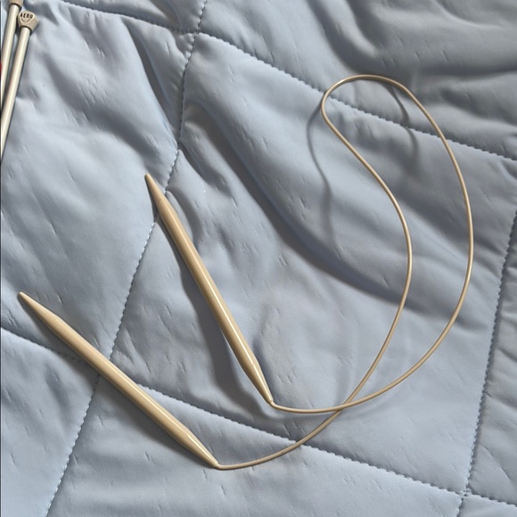 Colorful Yarn and Knitting Needles Set - Picture 2 of 6